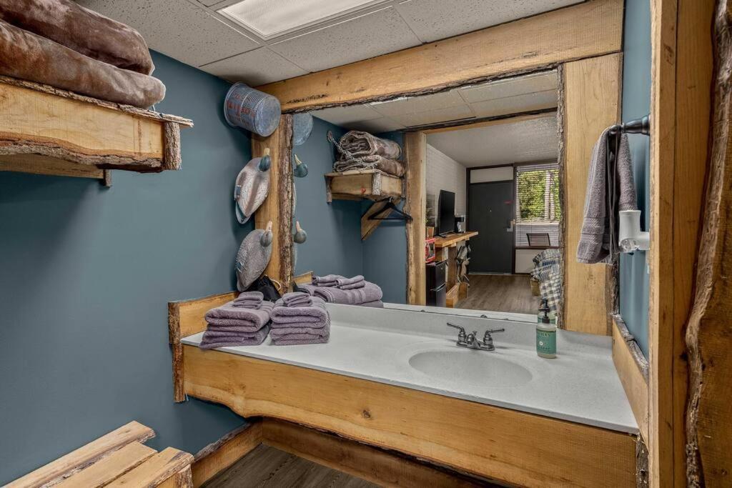 Stonegate Lodge 2 Queen Beds Fast Wifi 50" Tv Salt Water Pool Room #207 Eureka Springs Exteriér fotografie