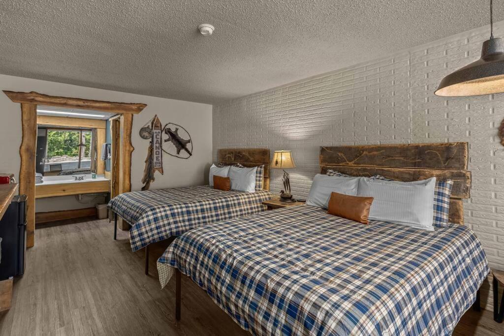 Stonegate Lodge 2 Queen Beds Fast Wifi 50" Tv Salt Water Pool Room #207 Eureka Springs Exteriér fotografie