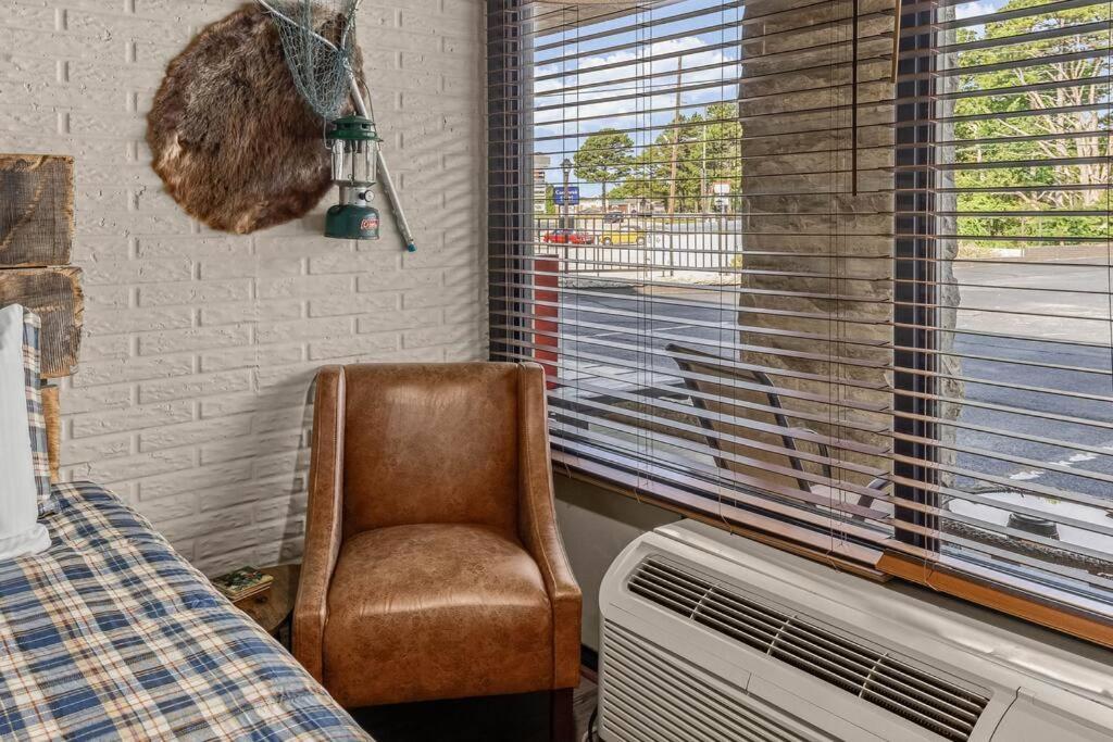 Stonegate Lodge 2 Queen Beds Fast Wifi 50" Tv Salt Water Pool Room #207 Eureka Springs Exteriér fotografie